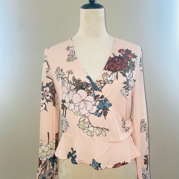 Women’s Floral Print Surplice V Neck Long Sleeve Crop Top with Peplum Waist - Picture 5 of 8